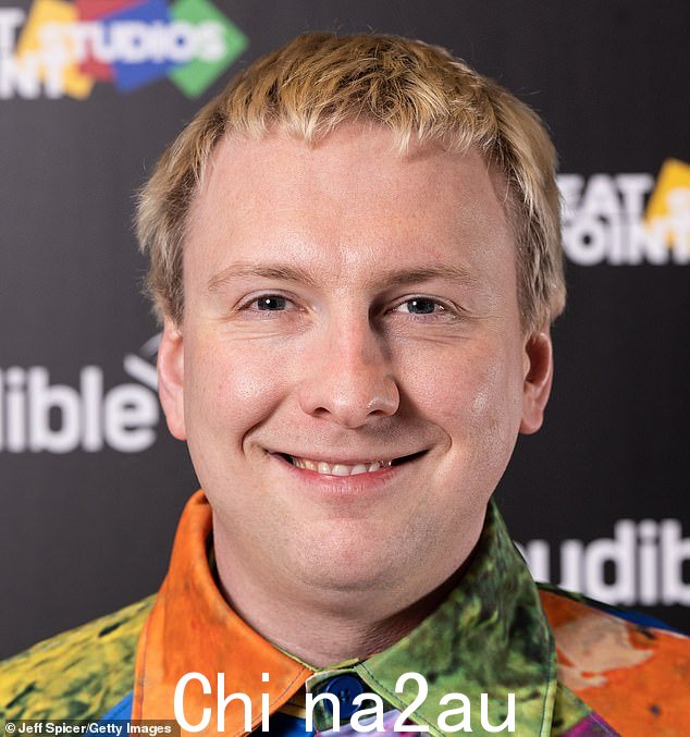 他在一个名为“Turdcast”的一次性播客上发表讲话,该播客由喜剧演员 Joe Lycett 主持