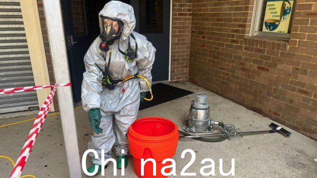 FRNSW 于 2019 年被叫到悉尼南部的一所高中周三下午，接到化学品泄漏报告后。图片：FRNSW