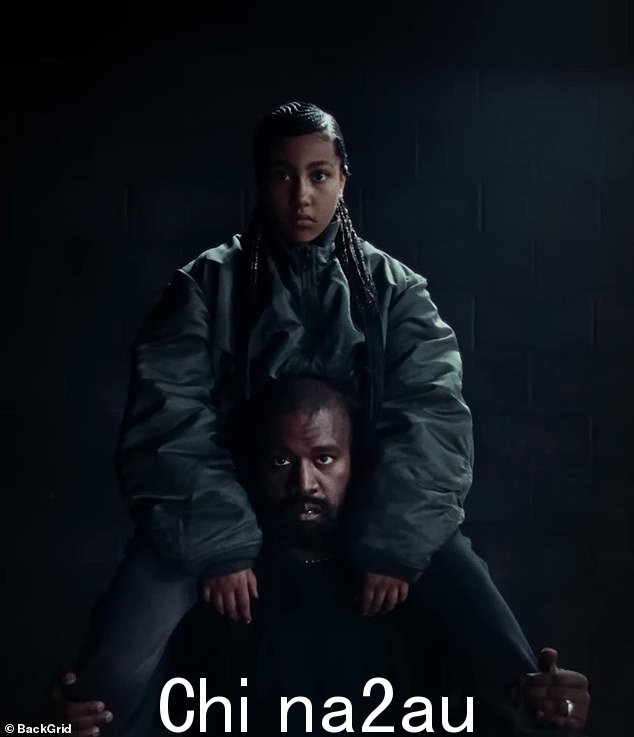 这个孩子出现在她父亲 Kanye West 的新专辑《Vultures 1》中,该专辑是与 Ty Dolla $ign 的联合项目