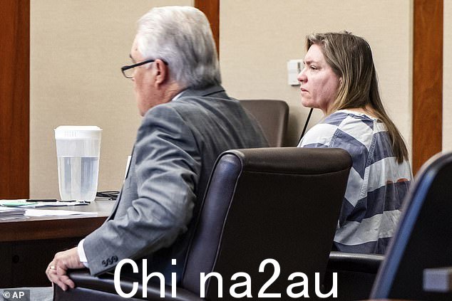 被告 Jodi Hildebrandt 周二在犹他州圣乔治法庭出庭
