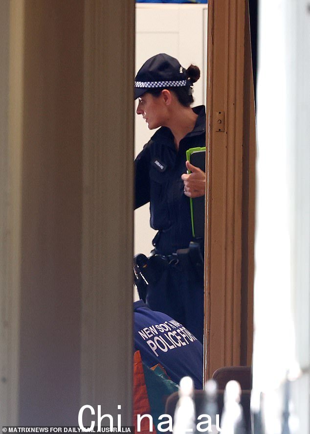 警方在30公里外发现血迹斑斑的衣服后,迅速赶往贝尔德位于帕丁顿的家(如图),并在那里发现了“大量血迹” ,包括血迹斑斑的家具