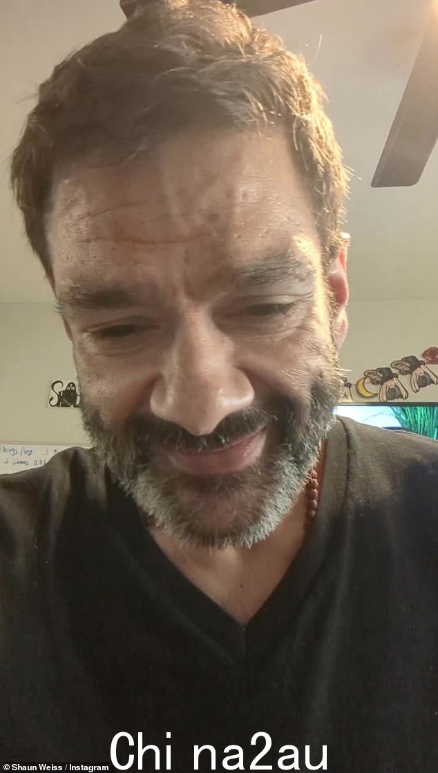 该演员在之前的剪辑中表达了他对能够在娱乐行业工作的感激之情