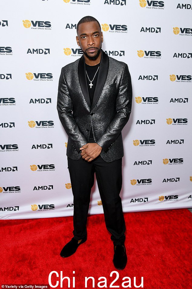 Jay Pharoah 以全黑造型亮相第 22 届年度 VES 颁奖典礼红毯