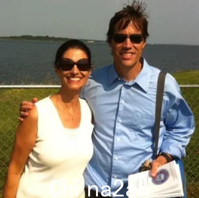 Diane Foley 39 岁的儿子 Jim 是 GlobalPost 的一名自由记者,2012 年 11 月在叙利亚北部被 ISIS 绑架