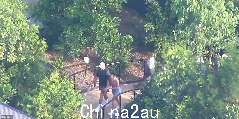 泰勒目前正在悉尼享受假期,此前她的 Eras 巡演席卷了墨尔本,售出了在著名的MCG 度过了三天。 Swift 将于 2 月 23 日星期五至 2 月 26 日星期一在悉尼表演四场演出。