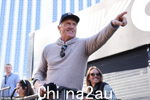 澳大利亚人格雷格·诺曼在反叛的 LIV 高尔夫巡回赛上与美国伟大的泰格·伍兹发生冲突