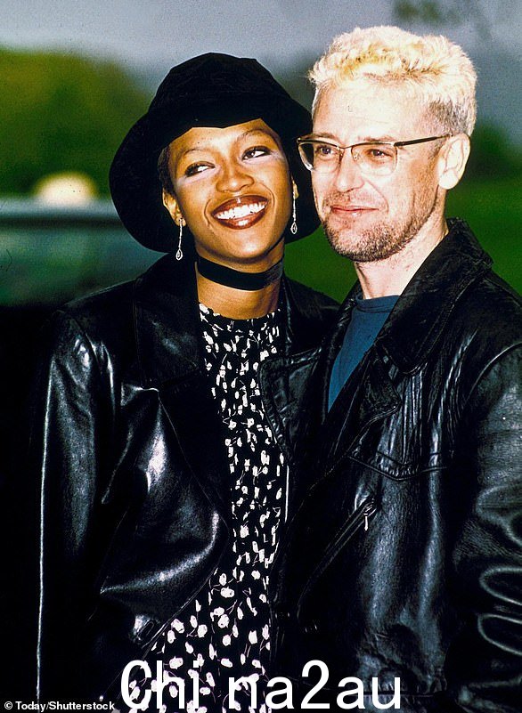 前情人:几乎心爱的人:虽然 Naomi 从未结过婚,但她曾在 1993 年与 U2 贝斯手 Adam Clayton 订婚