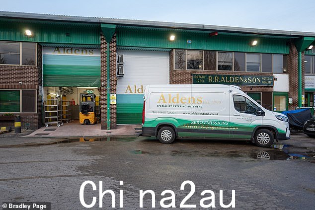 Aldens Meatmaster 在牛津各地进行送货,包括许多大学学院