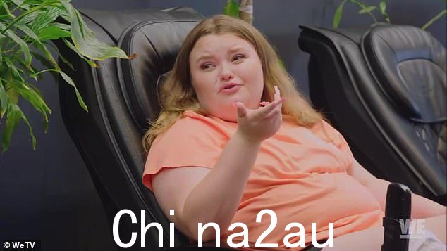 然后她提起了她已故的姐姐安娜在毕业聚会上所说的话。 '每个人都需要别插手我的事并闭嘴'