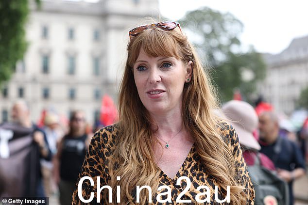 当安吉拉·雷纳(Angela Rayner)去年被问及这项政策时,她说:“我认为我们需要审查购买权的运作方式”,并补充说,有一个领域需要考虑at 是“提供多少折扣”'