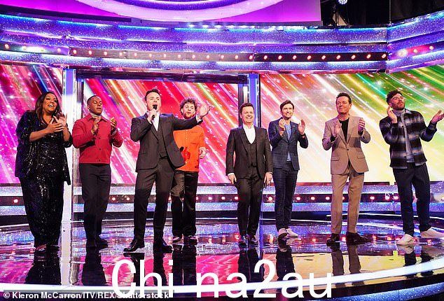 去年出现在周六晚间外卖节目中时,安迪·彼得斯 (Andi Peters) 以其撕裂、肌肉发达的体格让观众疯狂(他可以是这里左起第二个)