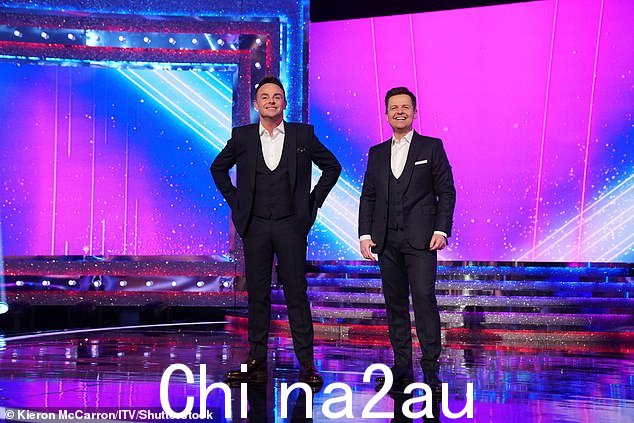 《周六夜外卖》最后一季的回归吸引了 ITV 年度最大的隔夜观众,490 万观众收看了首播集