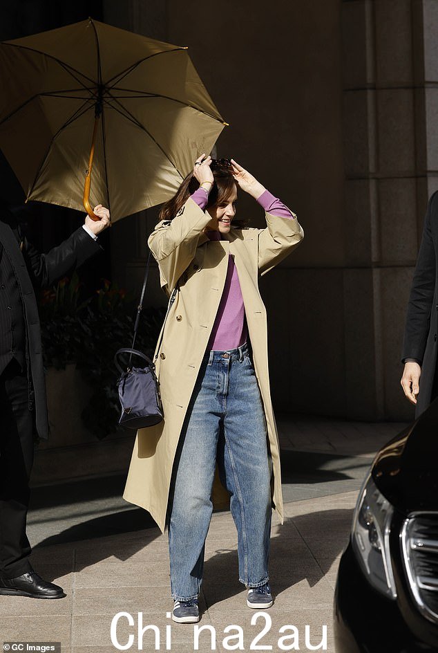 她选择在镜头前休息一下,她的最后一部电影《小妇人》于 2019 年上映