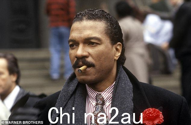 他被视为 1989 年《蝙蝠侠》中的 Harvey Dent