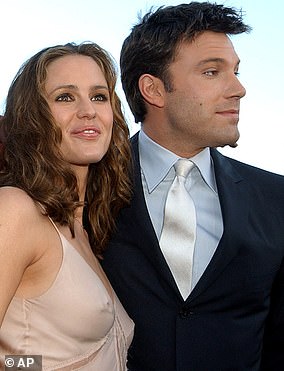 Ben 于 2005 年与女演员 Jennifer Garner 结婚,并育有三个孩子:15 岁的 Violet、12 岁的 Seraphina 和 9 岁的 Samuel。这对夫妇于 2018 年分手。