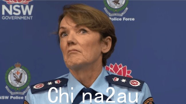新南威尔士州警察局长凯伦·韦伯周一经历了一场艰难的新闻发布会。图片:澳大利亚天空新闻