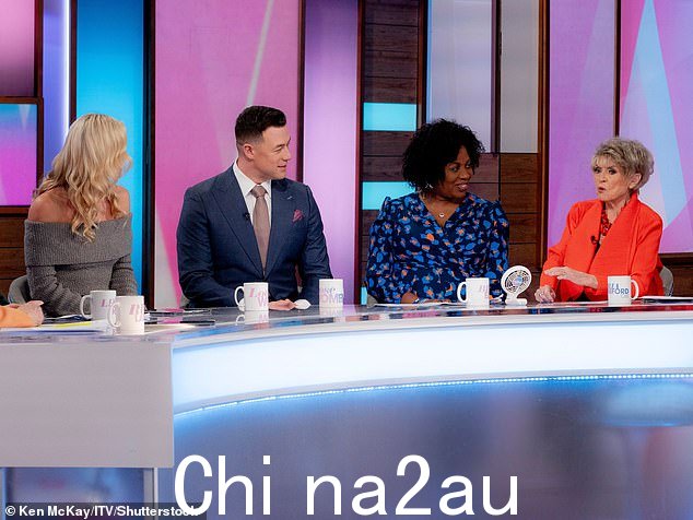 这对舞蹈组合出现在《Loose Women》节目中,表演了她们舞蹈巡演中的例行节目,并讲述了她们在一起的日常生活