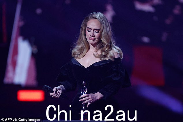 这并不是这位歌手第一次因为健康问题而被迫取消演出,痛苦的脊柱疾病和喉咙手术导致她过去推迟了其他约会