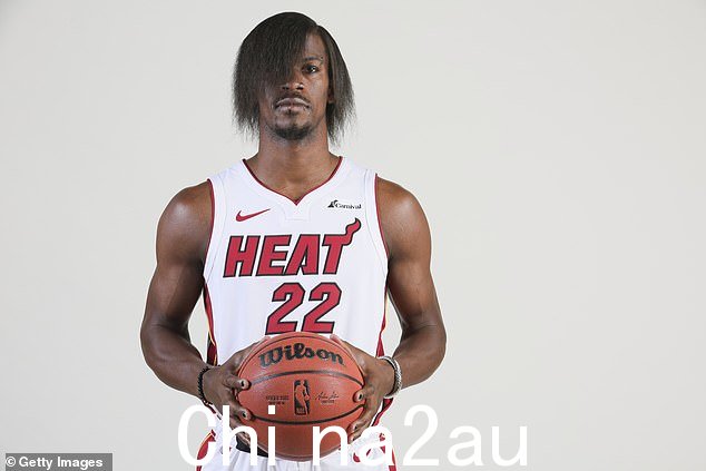 巴特勒在 10 月份的联盟媒体日上首次展示他的“情绪造型”,震惊了 NBA 社区