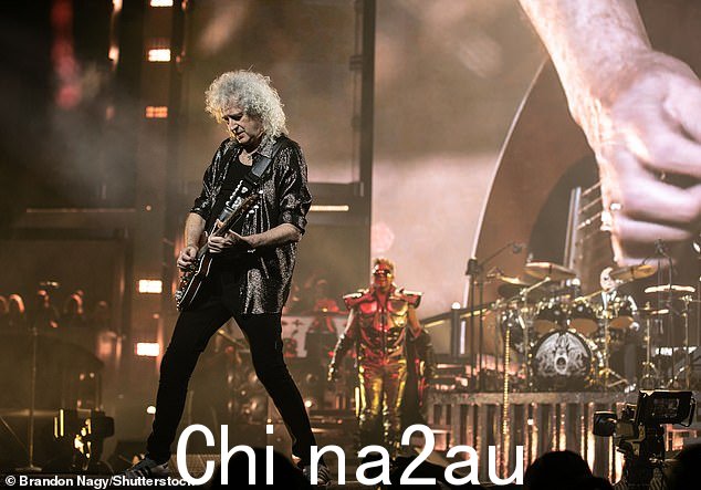 Queen 幸存成员 Brian May、Roger Taylor 和 John Deacon 在 2021 年和 2022 年获利 8900 万英镑。据《镜报》报道,这些成员从其公司 Queen Productions Ltd 向自己支付了 3000 万英镑