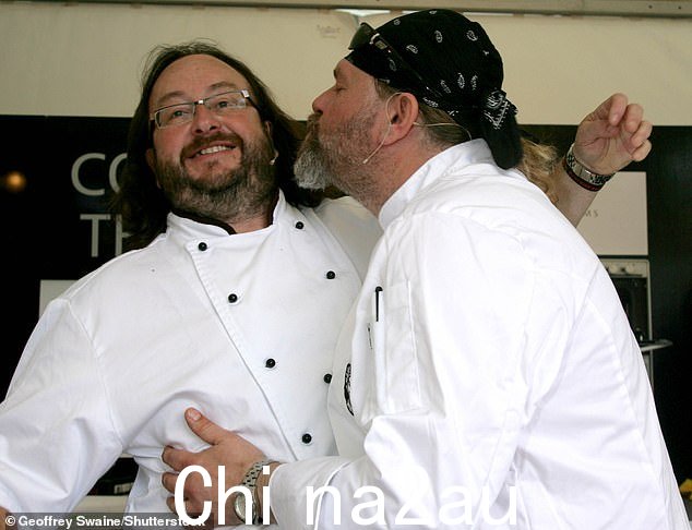 2009 年贝辛斯托克美食节上的 Dave Myers 和 Si King The Hairy Bikers