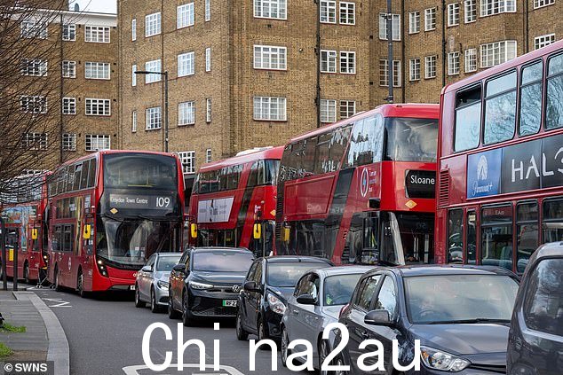 该道路是 A23 公路的一部分,是从伦敦南部到萨里的主要路线,受到 Streatham LTN 的影响