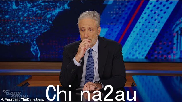 这位喜剧演员在整个广播过程中努力忍住泪水,因为他回忆起他和他的孩子们在为无杀戮庇护所筹集资金时如何捡起迪普