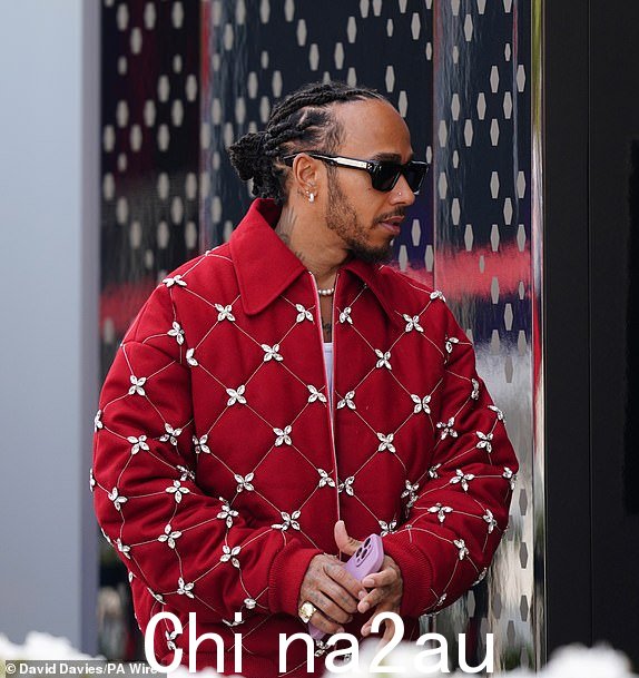 梅赛德斯刘易斯·汉密尔顿在萨基尔巴林国际赛车场举行的巴林大奖赛前。图片日期:2024 年 3 月 2 日星期六。PA 照片。请参阅 PA 故事 AUTO 巴林。照片来源应为:David Davies/PA Wire。 限制:使用须遵守限制。仅供编辑使用,未经权利持有者事先同意,不得用于商业用途。