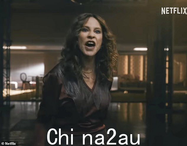 这位女演员因在 1 月 25 日登陆 Netflix 流媒体平台的《Griselda》中饰演毒枭而受到好评,好评如潮
