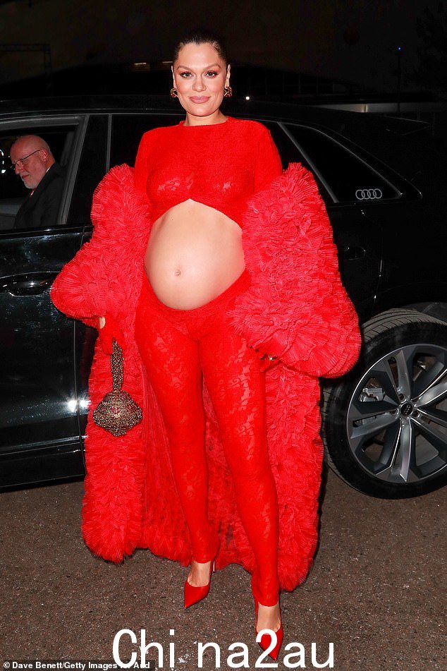 Jessie J,自从生完孩子后,确保所有的目光都集中在他身上