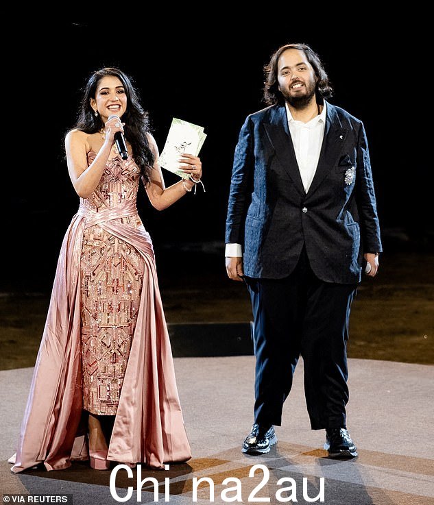 Fenty 大亨在 Anant Ambani 和 Radhika Merchant 的婚礼上举办了一场私人音乐会。 Anant 的父亲 Mukesh Ambani 拥有 1140 亿美元的净资产