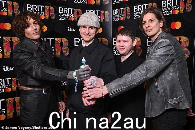 同时 Bring Me The Horizon 为另类/摇滚法案赢得了另一场早期胜利