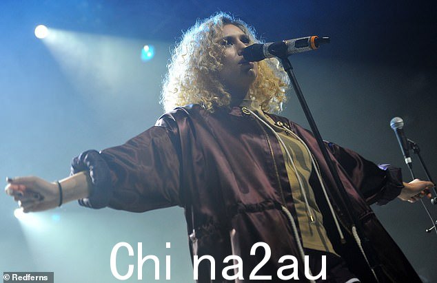 Raye 对全英音乐的惊人横扫标志着音乐界有史以来最伟大的回归之一 - 就在 Polydor 拒绝发行她的任何专辑(见于 2016 年)三年后