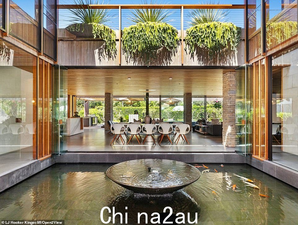 House of Sankana 从门厅的波光粼粼的水景到酒窖、禅宗花园和史诗般的后院,前卫的设计和奢华的元素从每个角落都散发着“精致和宏伟”的气息,非常适合任何艺人”类=