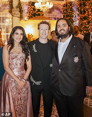 Radhika 在婚前庆祝活动中打造了自己的玫瑰金版本