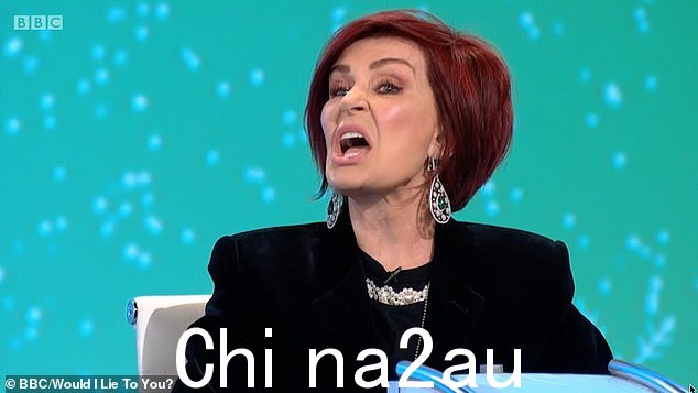 Sharon 在 2019 年引起了公愤,当时她透露,她曾经强迫一名前助理回到着火的房子里保存艺术品,然后解雇了他