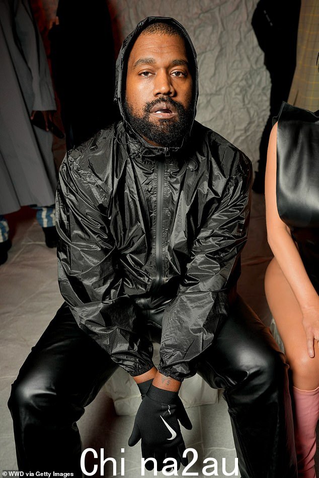 Kanye West 宣布将于 3 月 12 日在旧金山为他的新专辑 Vultures 1 举办“聆听体验”活动