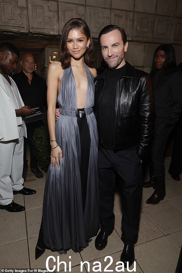 Zendaya 和 Nicolas 看起来简直就是高级时装组合