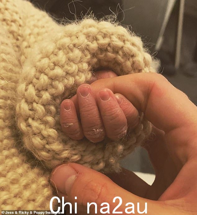 她在一月中旬迎来了她的第一个孩子,尽管她在 Instagram 帖子中没有提及孩子的名字或性别
