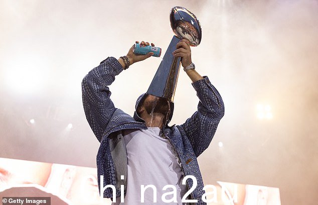 Travis 周五宣布他的 Kelce Jam 将于 5 月 18 日第二年回归