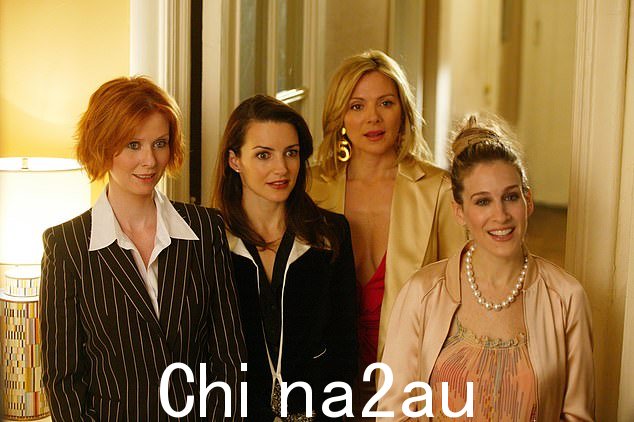 Cattrall 与 SJP、Cynthia Ni 合影克森和SATC 第六季中的克里斯汀·戴维斯