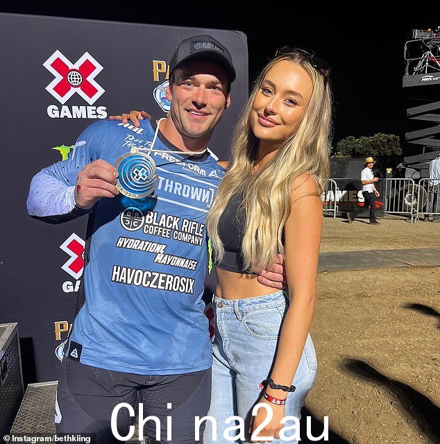 Jayden 'Jayo', Archer(与女友 Beth King 合影)已成为著名 Nitro Circus 团队成员超过 10 年,并且是两届 X Games 奖牌获得者
