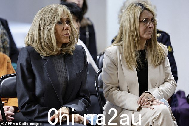 法国总统夫人 (L) 布丽吉特·马克龙和法国退伍军人与记忆国务秘书帕特里夏·米拉莱斯于 2 月 29 日参观荣军院国家机构