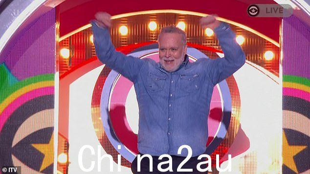 名人老大哥的加里·戈德史密斯是第一个在周五的 ITV 复兴系列节目中被驱逐的室友