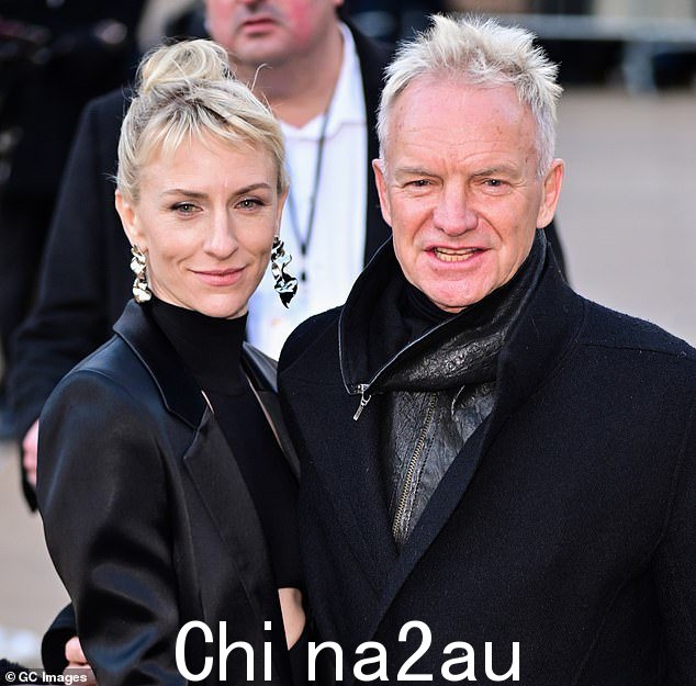 Rockstar Sting 和他的妻子 Trudy,她已经养狗好几年了(2 月摄于纽约)
