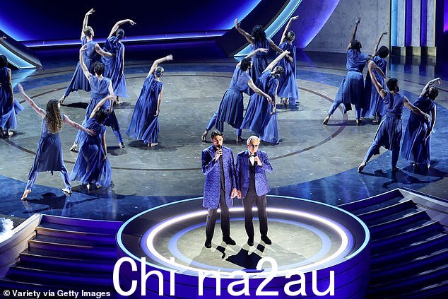 波切利在马泰奥和两届奥斯卡获奖作曲家汉斯·齐默的帮助下演唱了这首歌的新版本