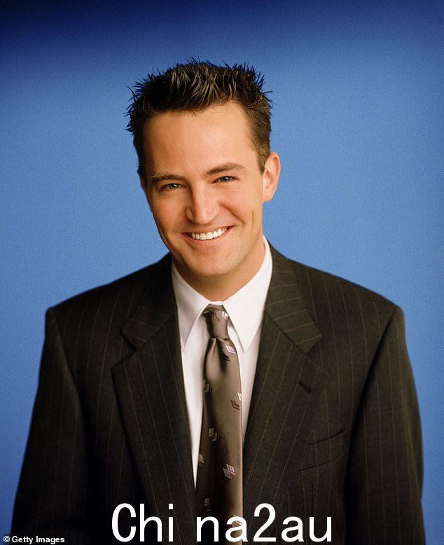 钱德勒·宾 (Chandler Bing) 演员 - 曾在 1994 年至 2004 年出演《老友记》 - 据报道,该剧每年的剩余收入为 2000 万美元(如图 1997 年)