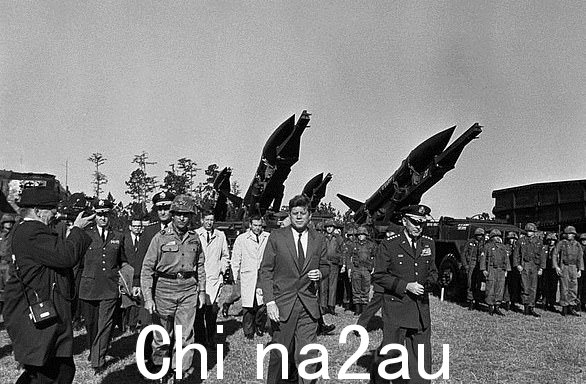 美国入侵部队做好了入侵古巴的准备,但最终被停了下来。肯尼迪(如图)表现出克制,没有攻击苏联或古巴人