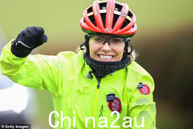 这是在莫莉透露她以前从未真正在路上骑过自行车之后发生的,但这并没有阻止她开始这一重大挑战