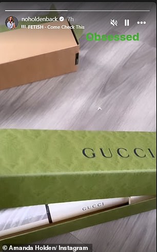阿曼达在展示价值 415 英镑的新 Gucci 壁纸时,有一个改造这个地方的宏伟计划” class=